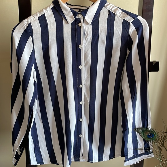 H&M Divided striped white and blue shirt. Shirt UK 8 - Picture 3 of 6